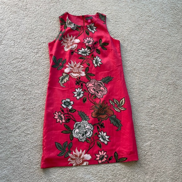 Vince Camuto Dresses & Skirts - 💜5 for $25 Vince Camuto red floral shift dress